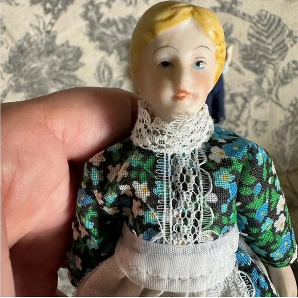 Vintage Collectible Bisque Dolls Mother
Father and Sons - Picture 7 of 10